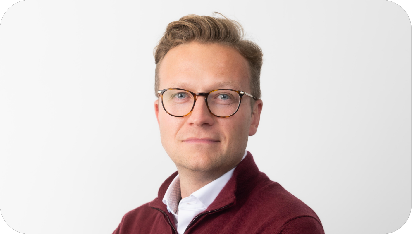 MKR headshot website v2 MKR headshot website v2